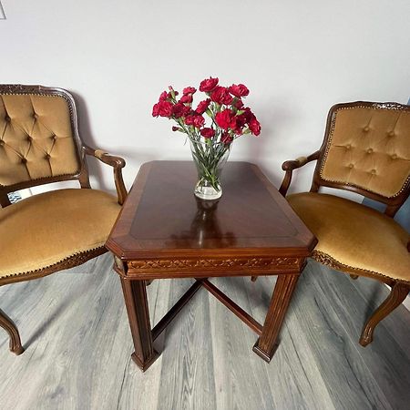 Oedeshoeg Modernt Och Stilfullt B&B Exteriér fotografie