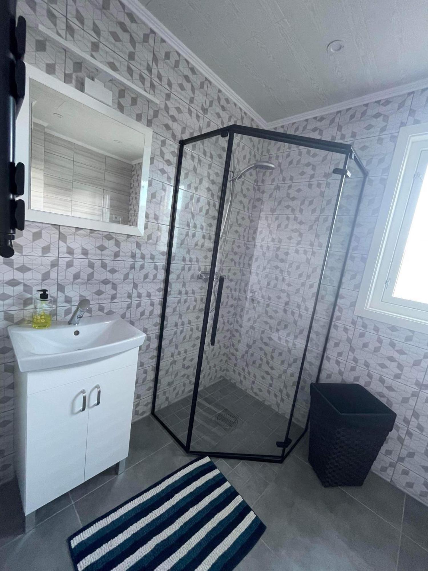 Oedeshoeg Modernt Och Stilfullt B&B Exteriér fotografie